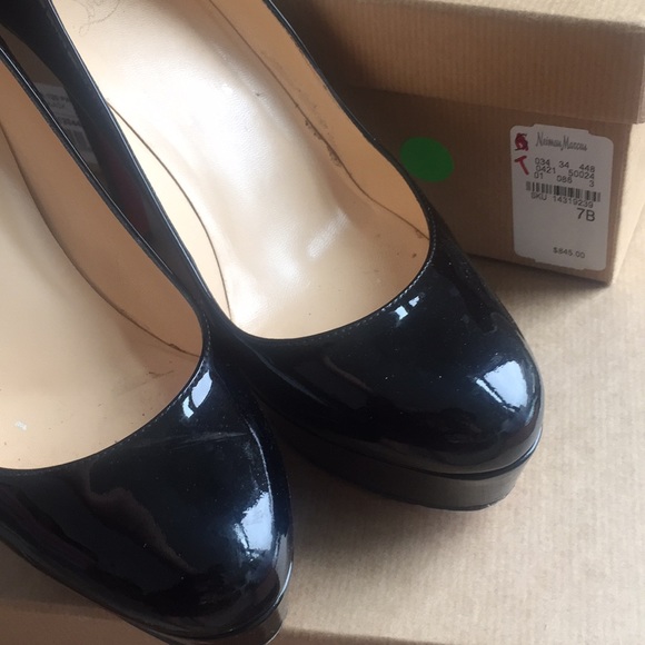 Authentic Christian Louboutin shoes - Picture 6 of 7